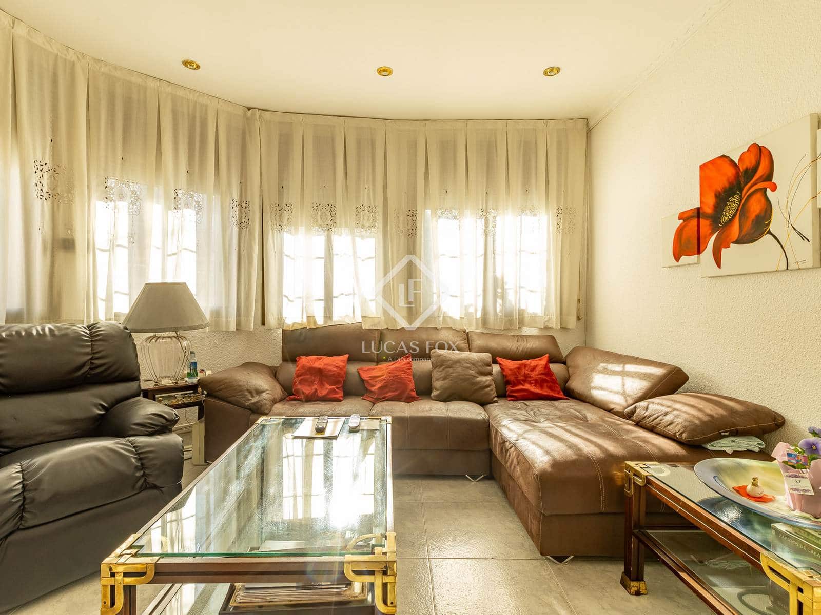 5 bedroom Villa for sale in Castelldefels with pool garage - € 1,235,000 (Ref: 9418815)