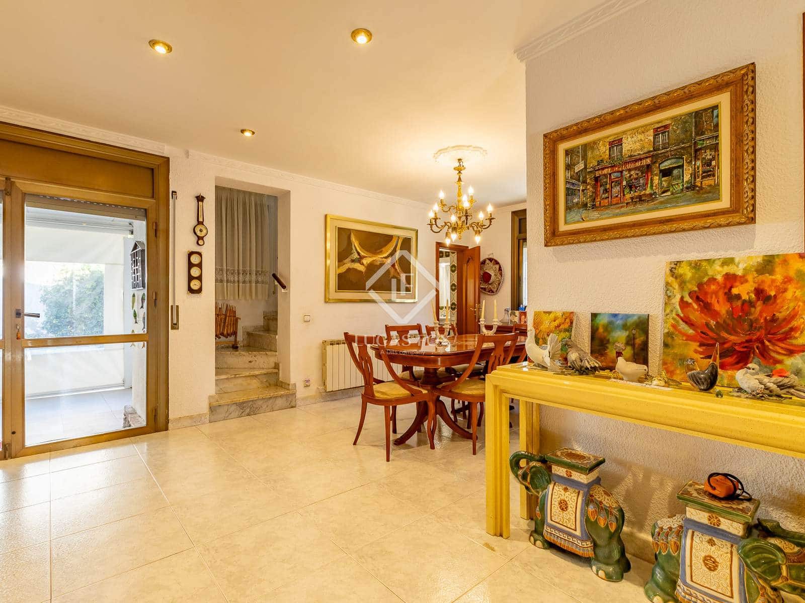 5 bedroom Villa for sale in Castelldefels with pool garage - € 1,235,000 (Ref: 9418815)