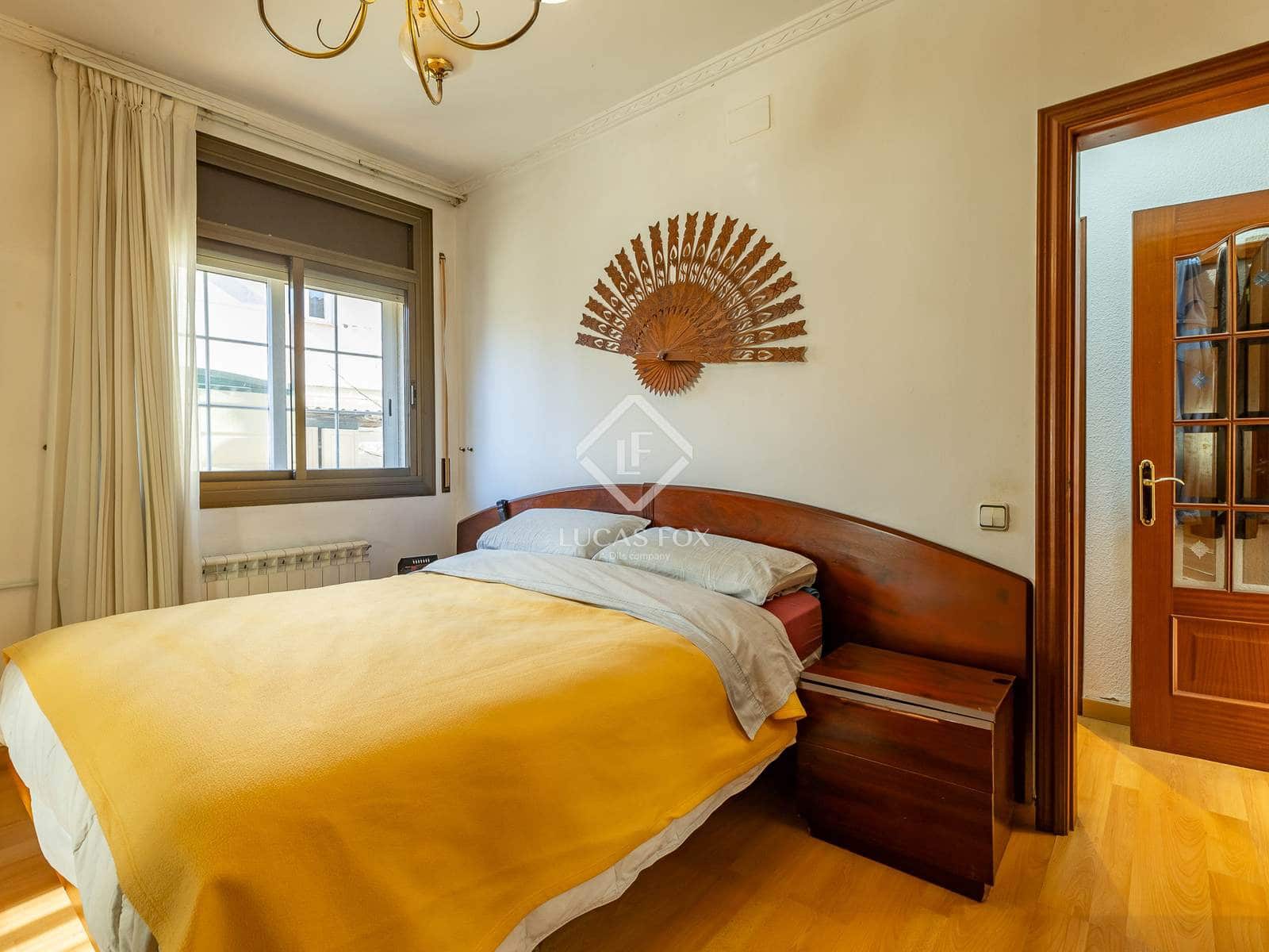 5 bedroom Villa for sale in Castelldefels with pool garage - € 1,235,000 (Ref: 9418815)