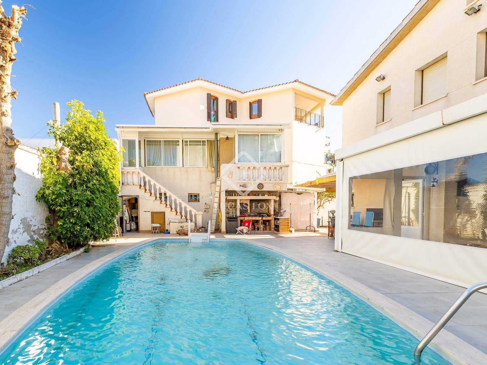 5 bedroom Villa for sale in Castelldefels with pool garage - € 1,235,000 (Ref: 9418815)