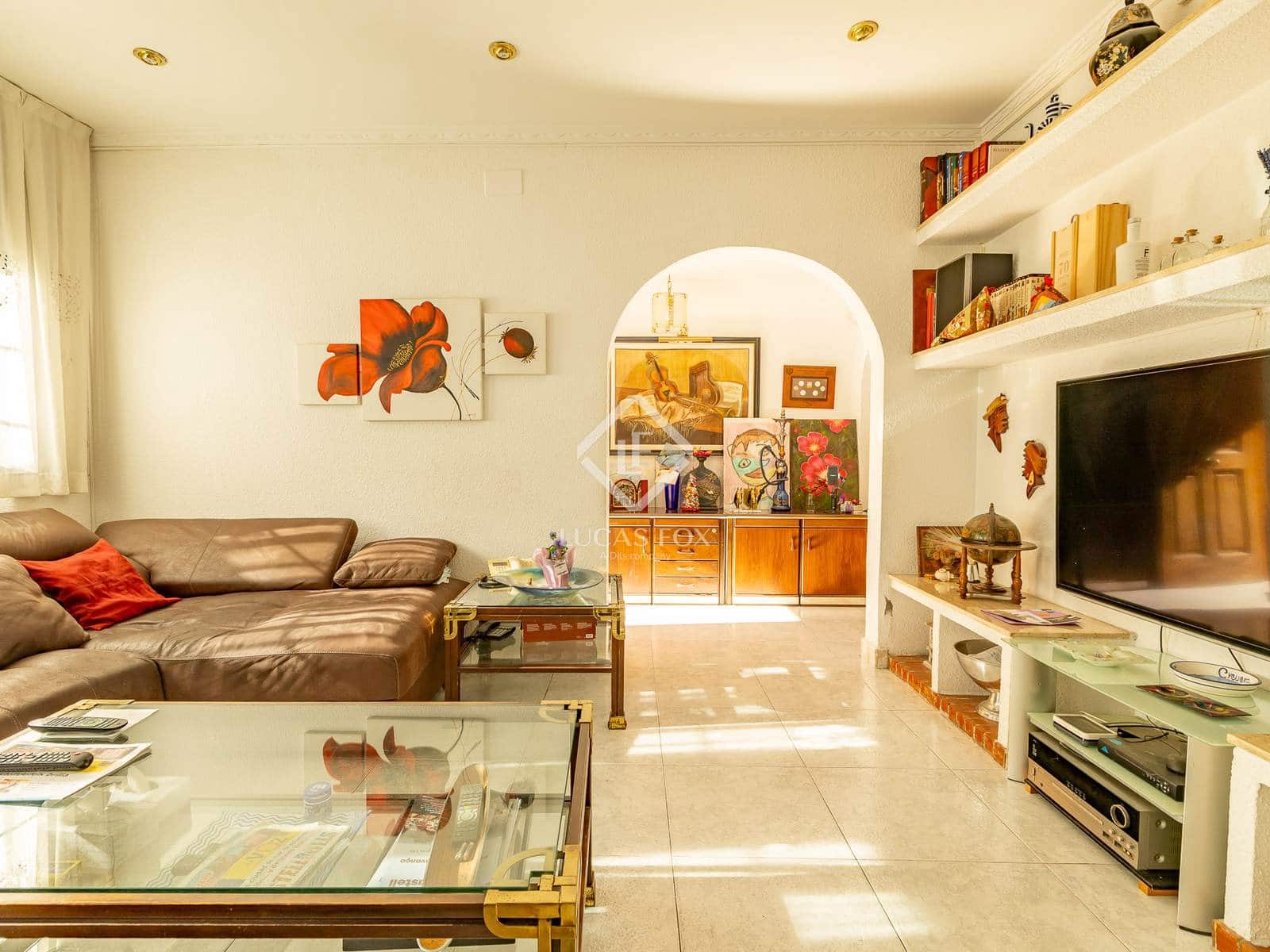 5 bedroom Villa for sale in Castelldefels with pool garage - € 1,235,000 (Ref: 9418815)