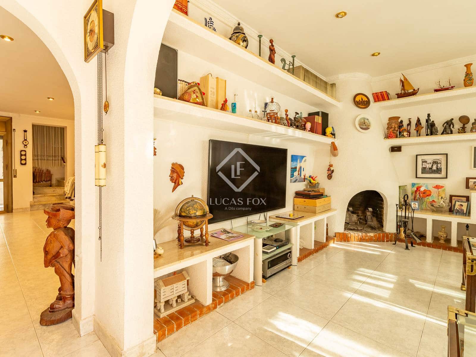 5 bedroom Villa for sale in Castelldefels with pool garage - € 1,235,000 (Ref: 9418815)