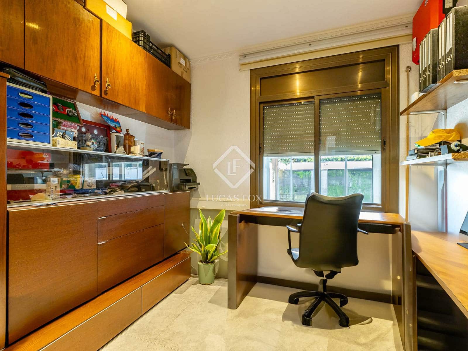 5 bedroom Villa for sale in Castelldefels with pool garage - € 1,235,000 (Ref: 9418815)