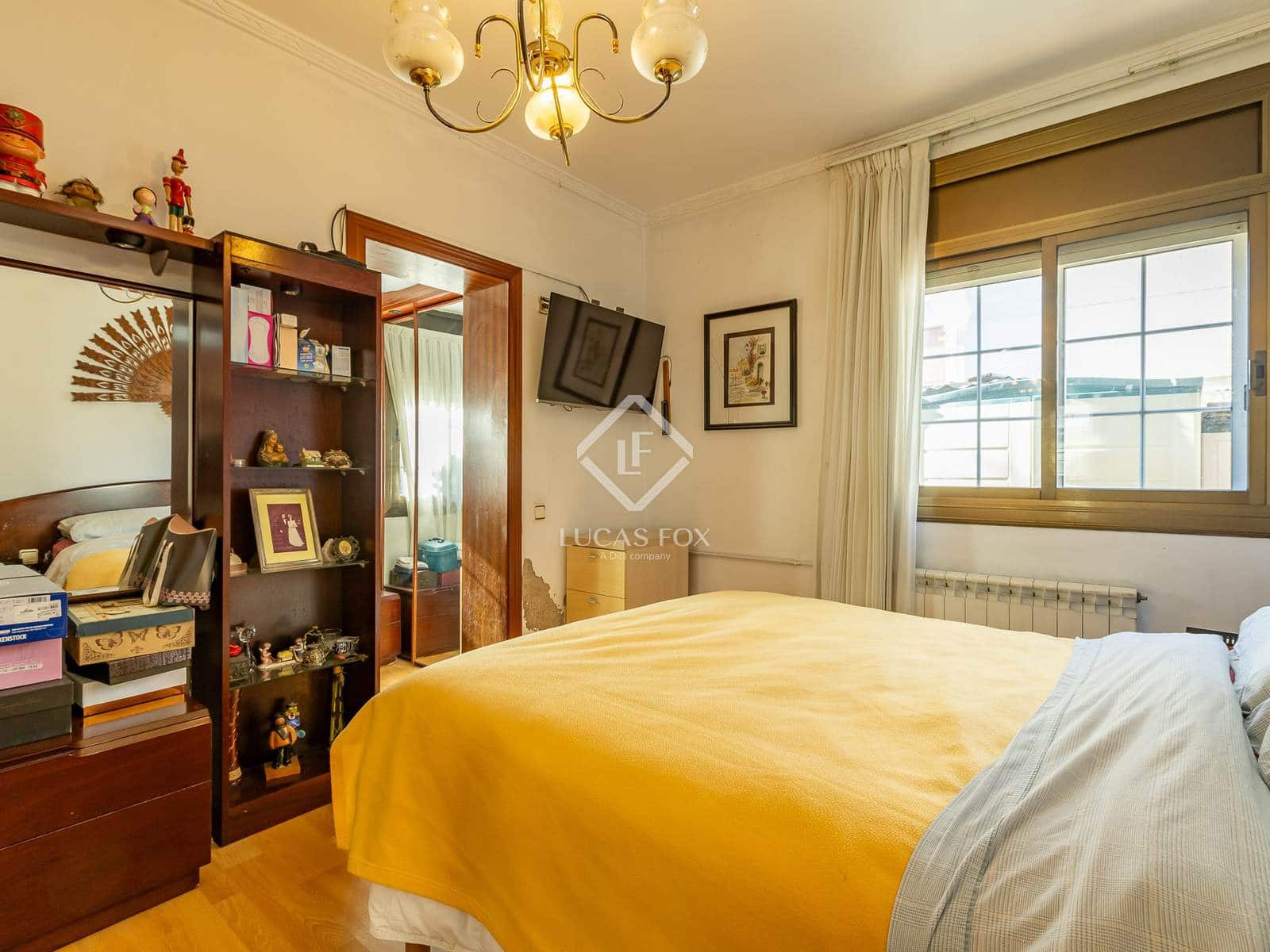 5 bedroom Villa for sale in Castelldefels with pool garage - € 1,235,000 (Ref: 9418815)