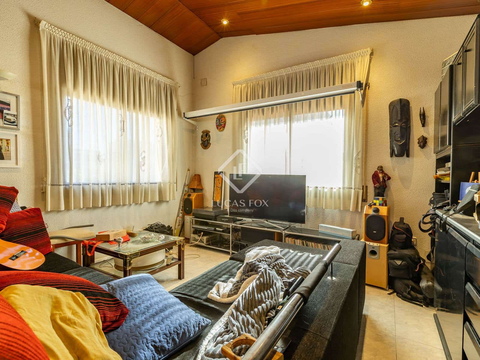 5 bedroom Villa for sale in Castelldefels with pool garage - € 1,235,000 (Ref: 9418815)