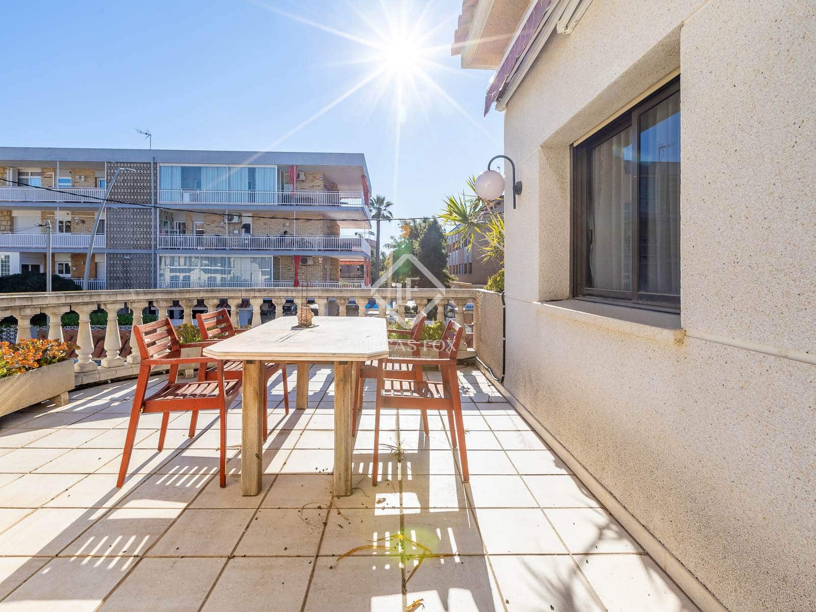 5 bedroom Villa for sale in Castelldefels with pool garage - € 1,235,000 (Ref: 9418815)