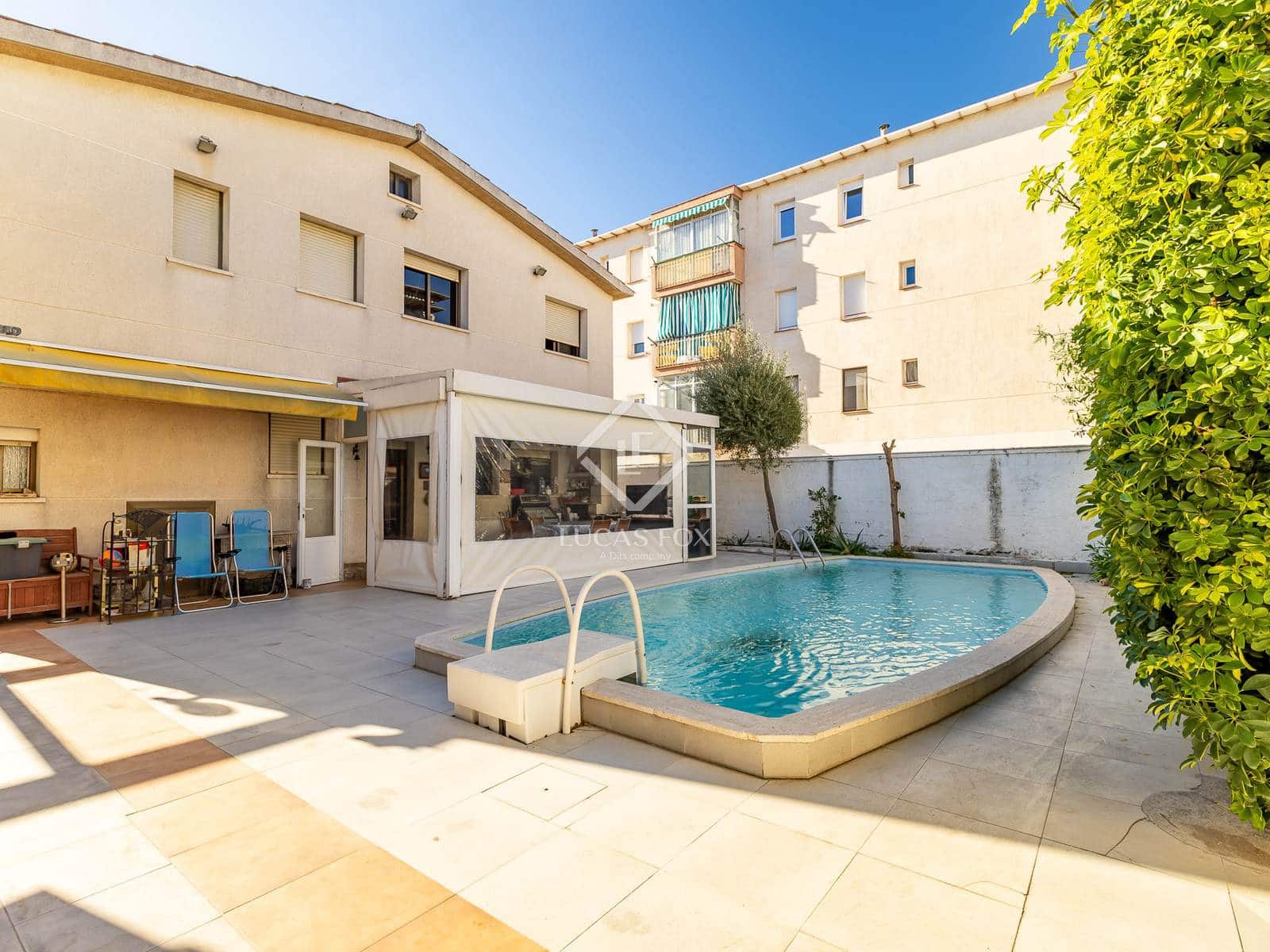 5 bedroom Villa for sale in Castelldefels with pool garage - € 1,235,000 (Ref: 9418815)