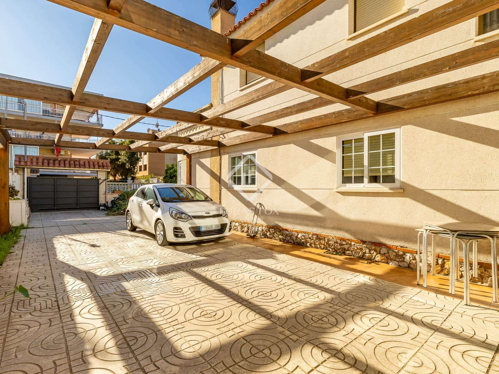 5 bedroom Villa for sale in Castelldefels with pool garage - € 1,235,000 (Ref: 9418815)