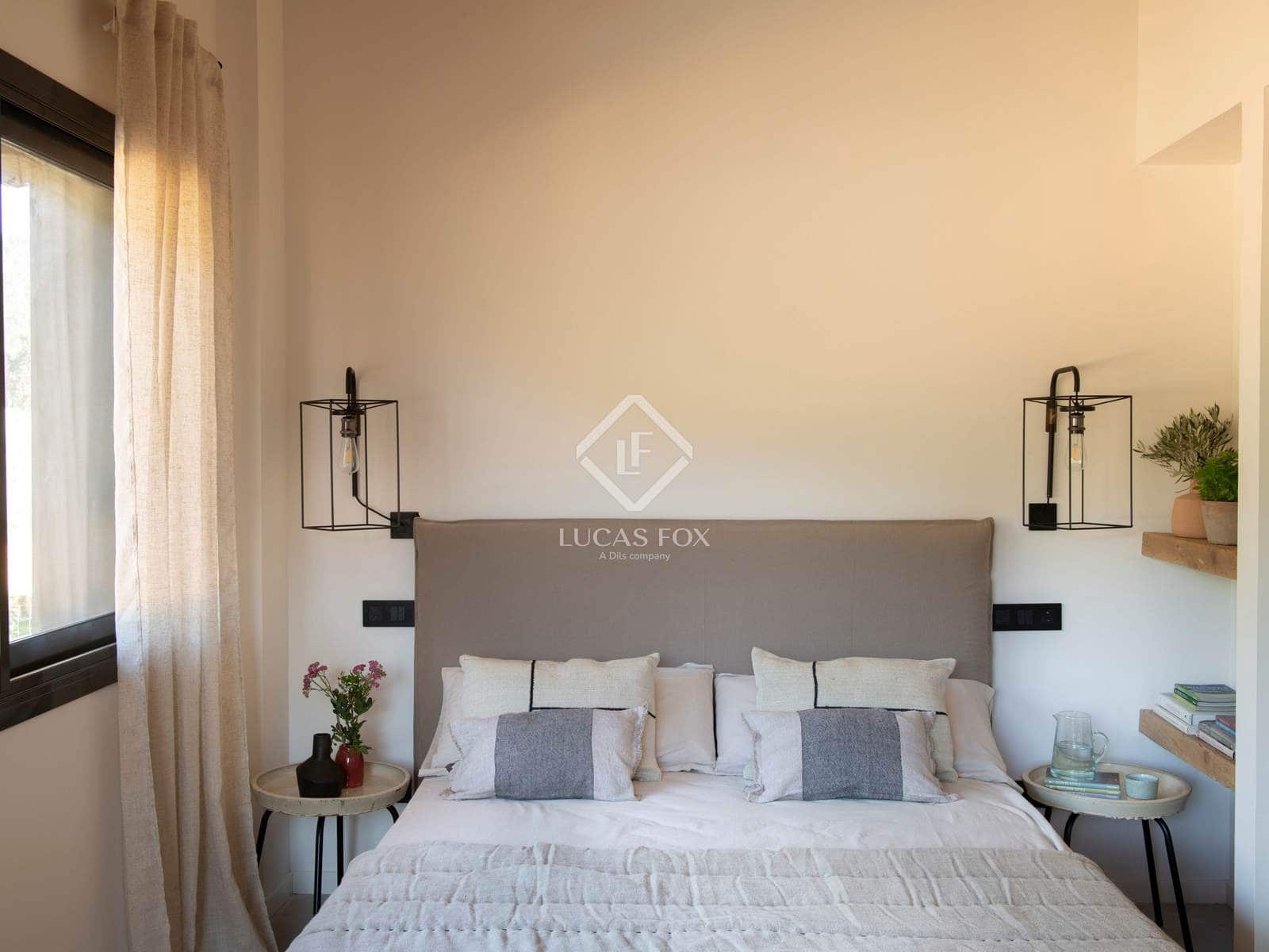 4 bedroom Villa for sale in Regencos with pool garage - € 857,000 (Ref: 9420466)