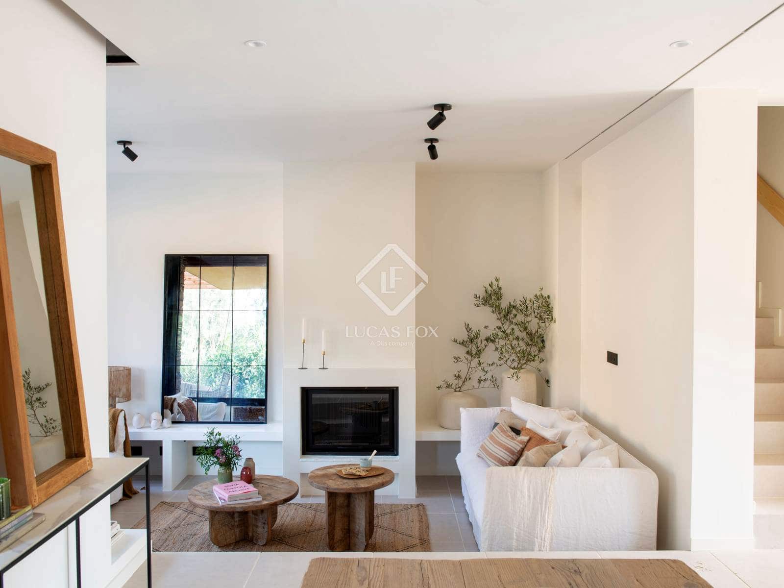 4 bedroom Villa for sale in Regencos with pool garage - € 857,000 (Ref: 9420466)