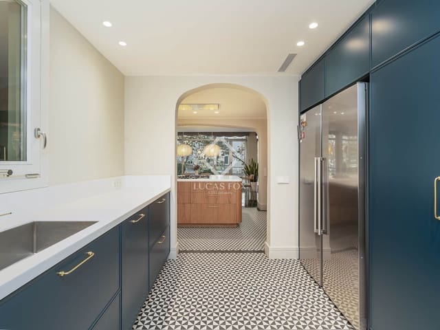 4 soverom Leilighet til salgs i Barcelona by med garasje - € 1 940 000 (Ref: 9425803)