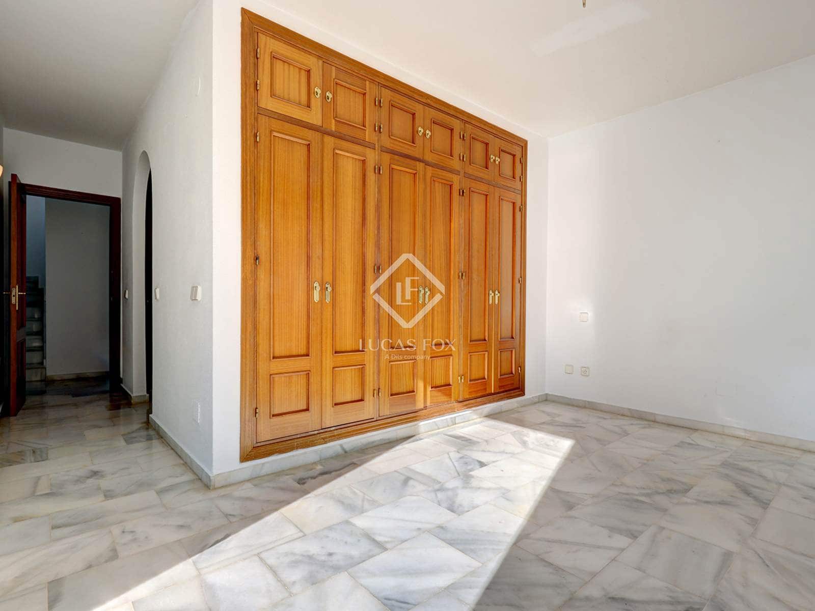 3 slaapkamer Villa te koop in Elviria met garage - € 695.000 (Ref: 9426190)