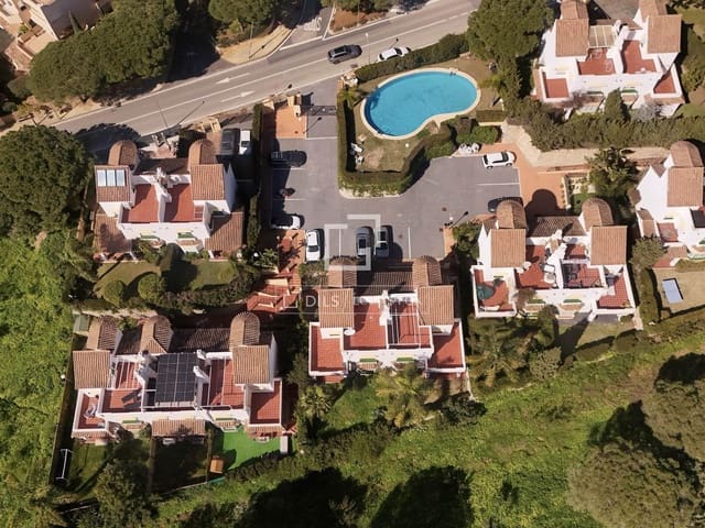 4 soveværelse Villa til salg i Elviria, Marbella med garage - € 645.000 (Ref: 9426190)