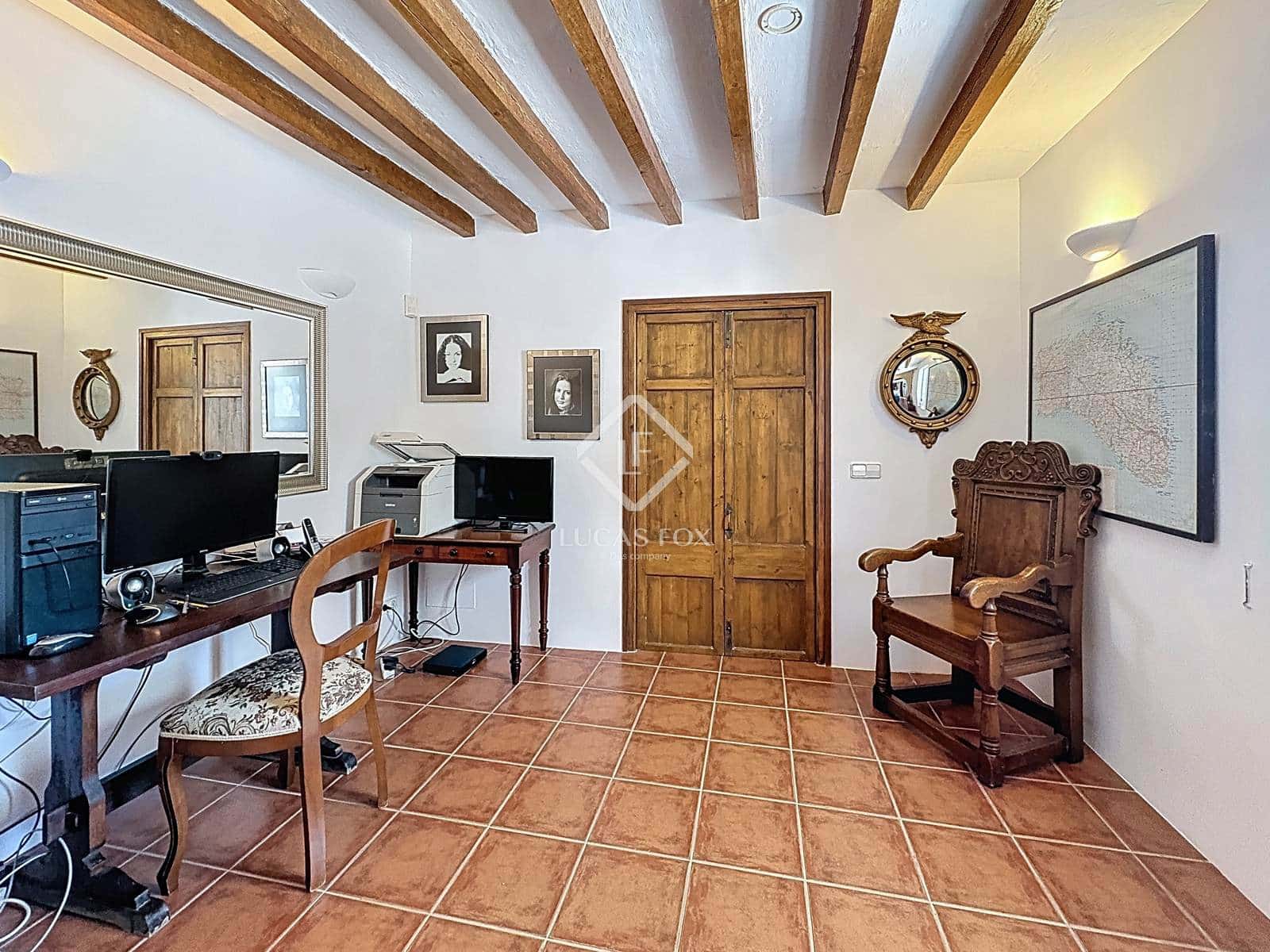 7 sypialnia Finka/Dom wiejski na sprzedaż w Es Castell z basenem garażem - 2 750 000 € (Ref: 9426191)