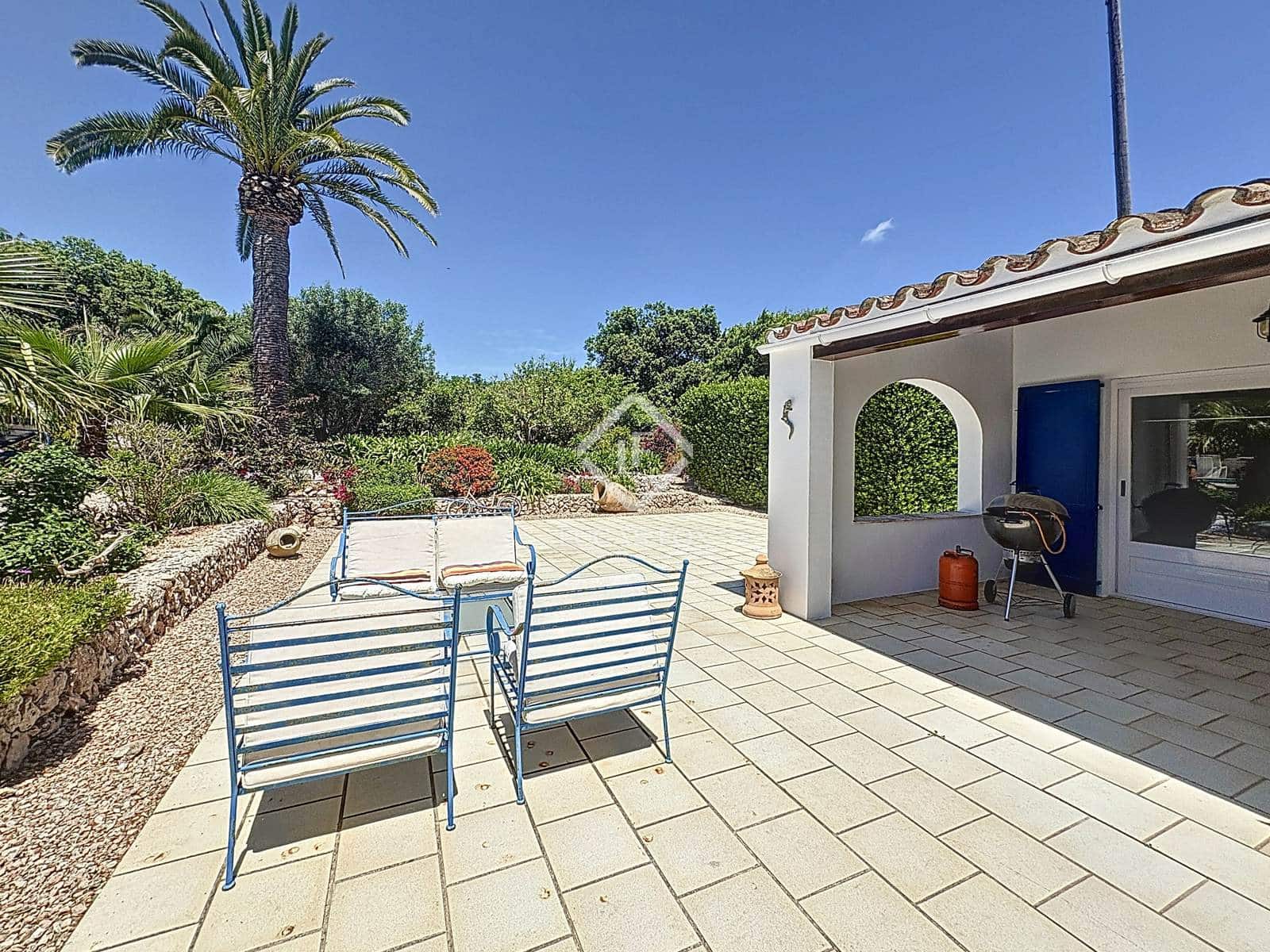 7 sypialnia Finka/Dom wiejski na sprzedaż w Es Castell z basenem garażem - 2 750 000 € (Ref: 9426191)