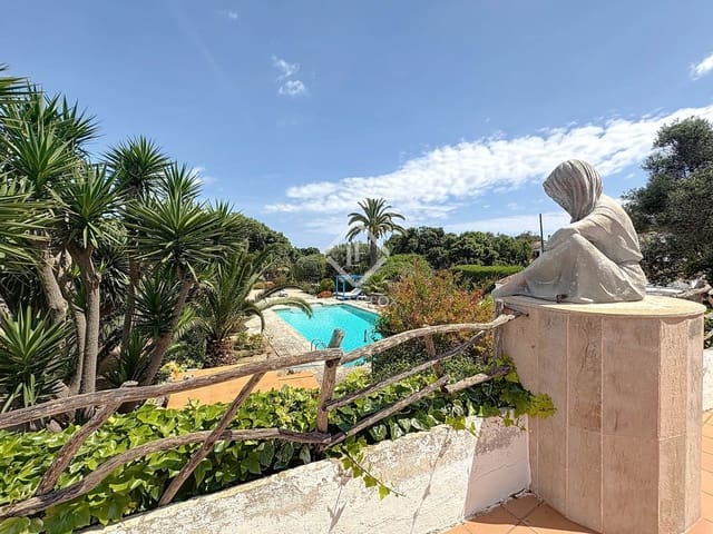 7 slaapkamer Finca/Landhuis te koop in Es Castell met zwembad garage - € 2.750.000 (Ref: 9426191)