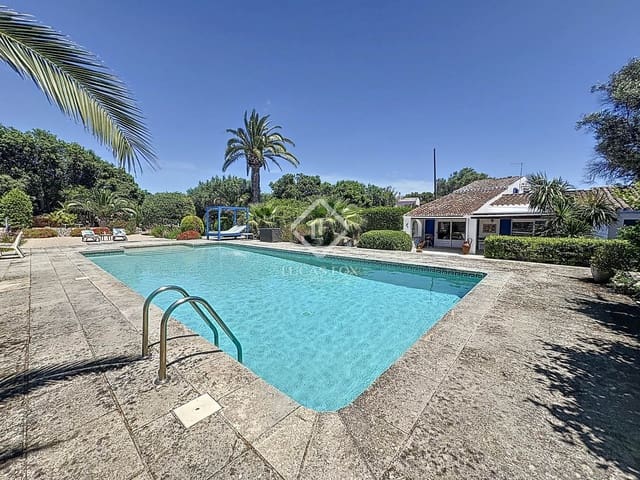 7 slaapkamer Finca/Landhuis te koop in Es Castell met zwembad garage - € 2.750.000 (Ref: 9426191)