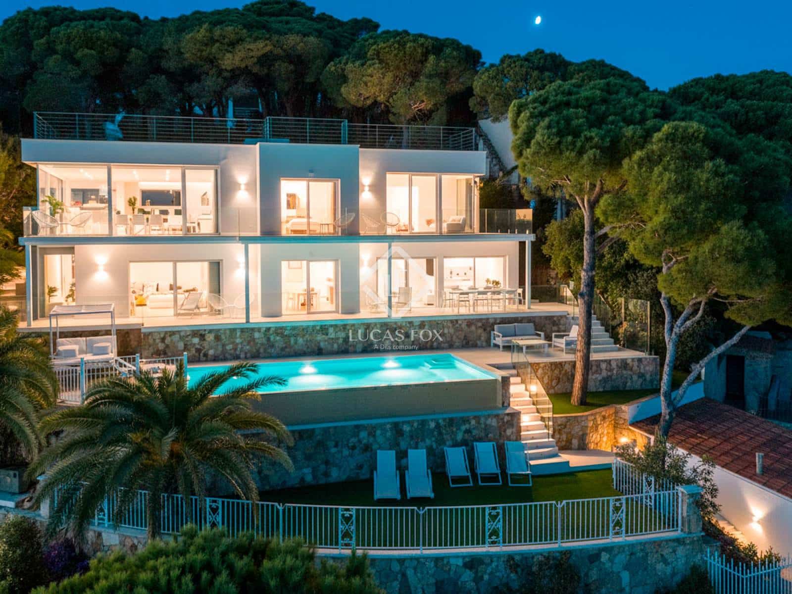 6 bedroom Villa for sale in Sant Feliu de Guixols with pool garage - € 3,850,000 (Ref: 9426192)
