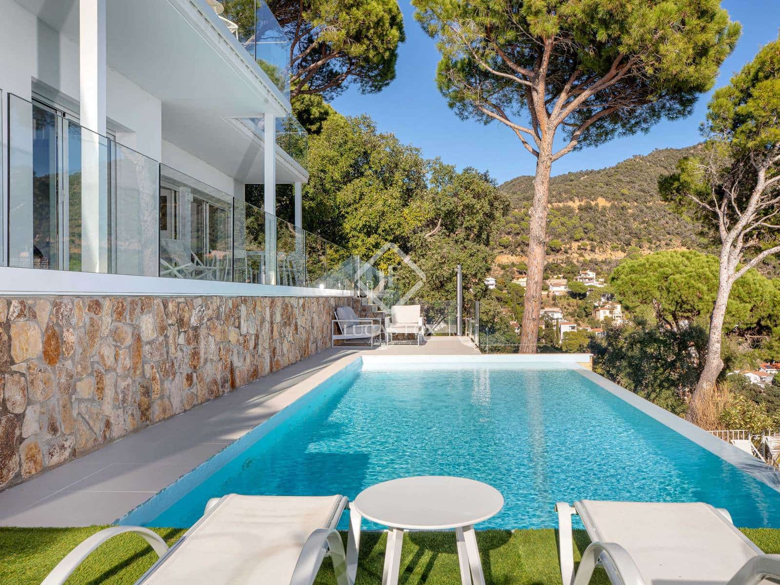 6 bedroom Villa for sale in Sant Feliu de Guixols with pool garage - € 3,850,000 (Ref: 9426192)