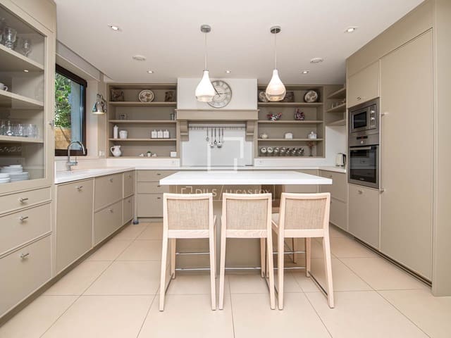 5 slaapkamer Villa te koop in Sant Feliu de Guíxols met zwembad garage - € 2.700.000 (Ref: 9426193)