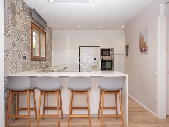 Chalet de 3 habitaciones en Santa Cristina d'Aro en venta con piscina - 520.000 € (Ref: 9426489)