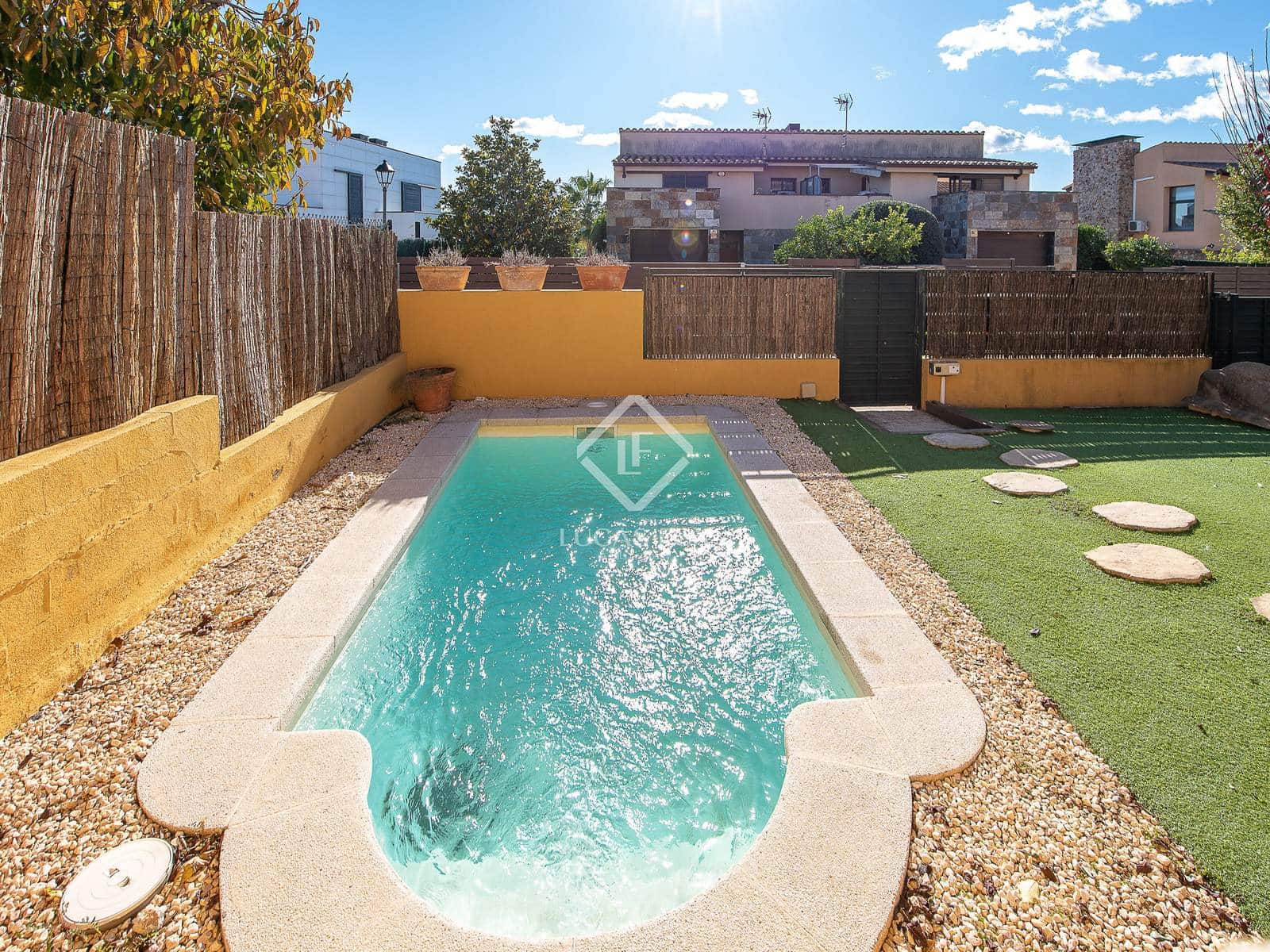 Chalet de 3 habitaciones en Santa Cristina d'Aro en venta con piscina - 520.000 € (Ref: 9426489)