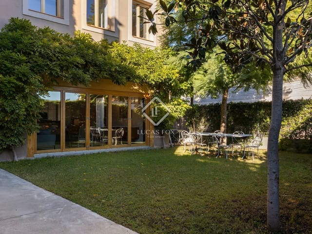 4 slaapkamer Villa te koop in Barcelona stad met garage - € 2.600.000 (Ref: 9426596)