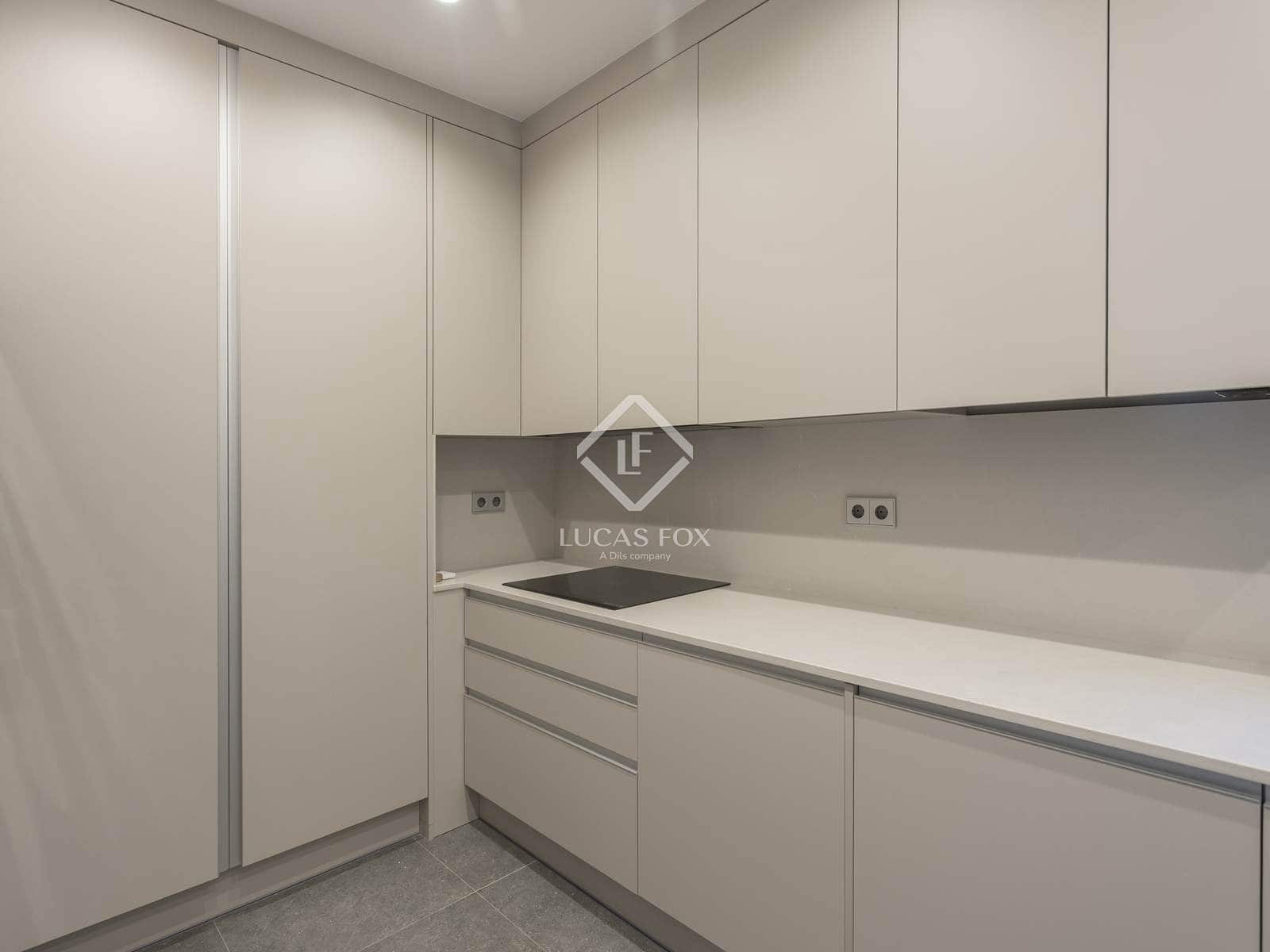 2 slaapkamer Appartement te huur in Madrid stad - € 2.100 (Ref: 9426597)