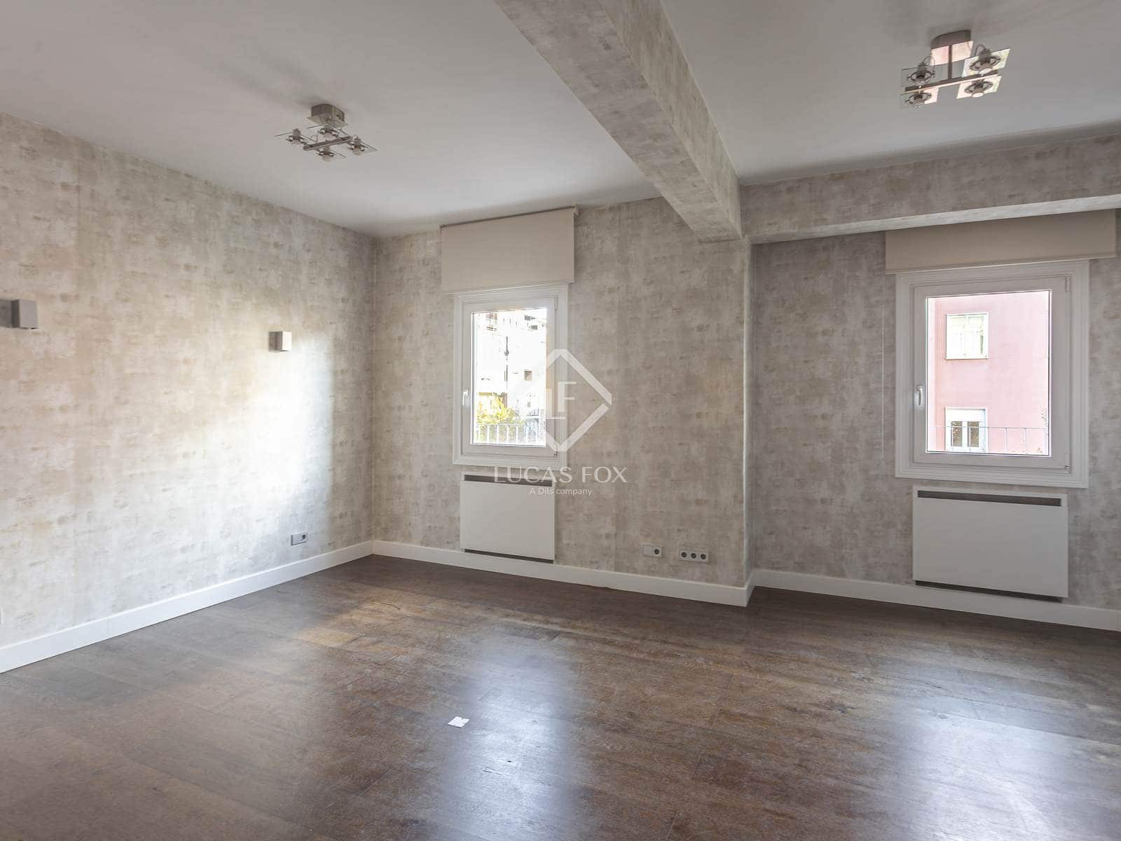 2 slaapkamer Appartement te huur in Madrid stad - € 2.100 (Ref: 9426597)