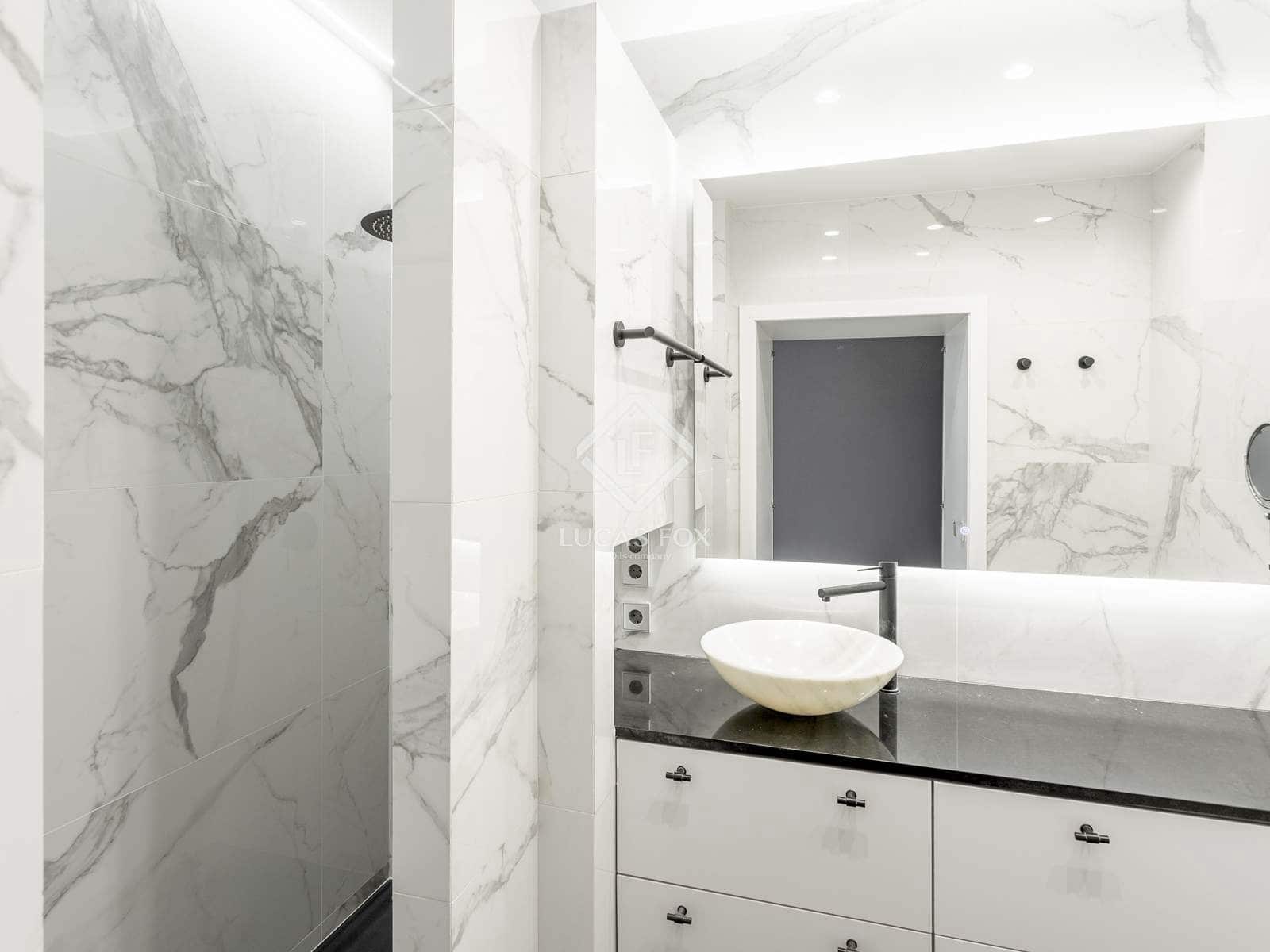 2 slaapkamer Appartement te huur in Madrid stad - € 2.100 (Ref: 9426597)