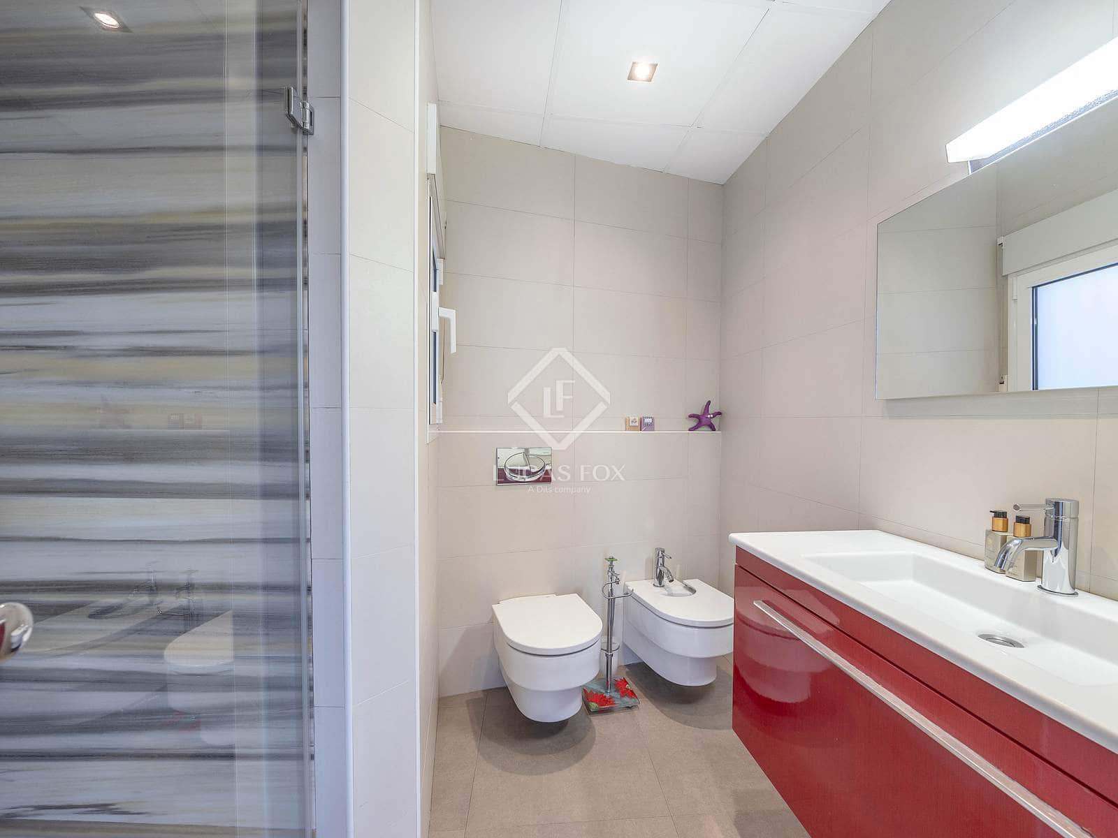 1 slaapkamer Penthouse te huur in Valencia stad - € 2.000 (Ref: 9426598)