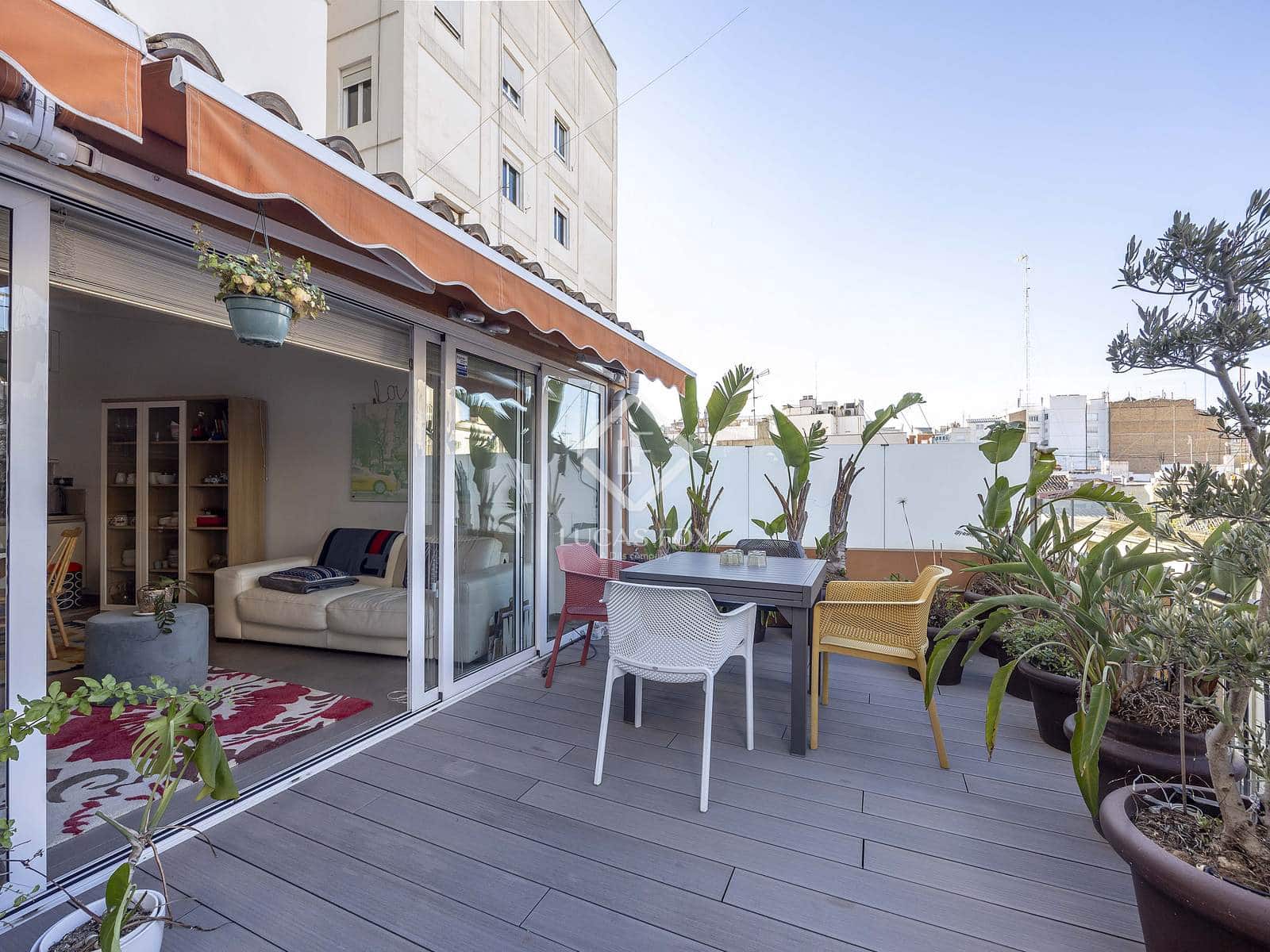 1 slaapkamer Penthouse te huur in Valencia stad - € 2.000 (Ref: 9426598)