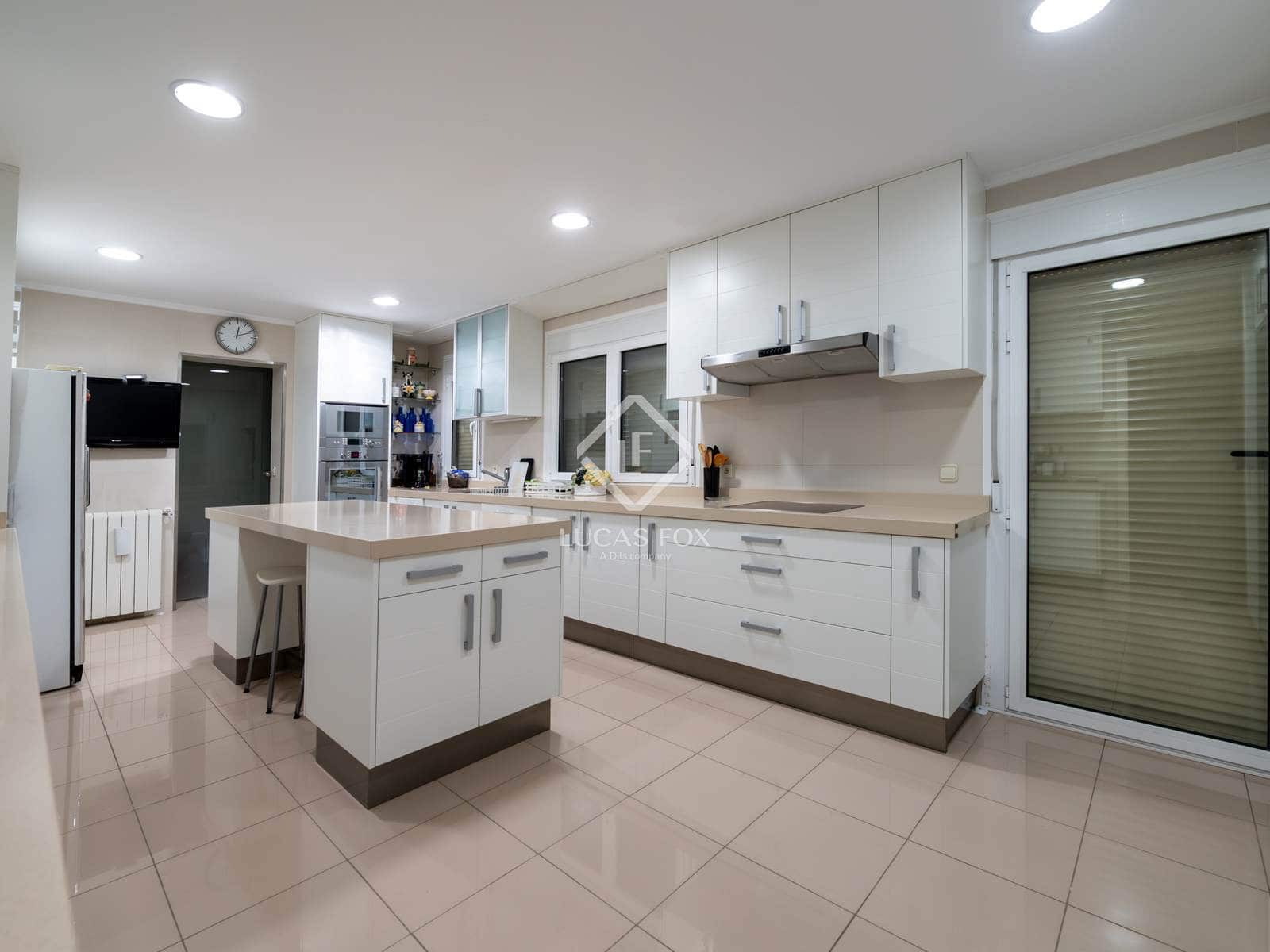 6 soveværelse Villa til salg i San Sebastian de los Reyes med swimmingpool garage - € 2.500.000 (Ref: 9426600)