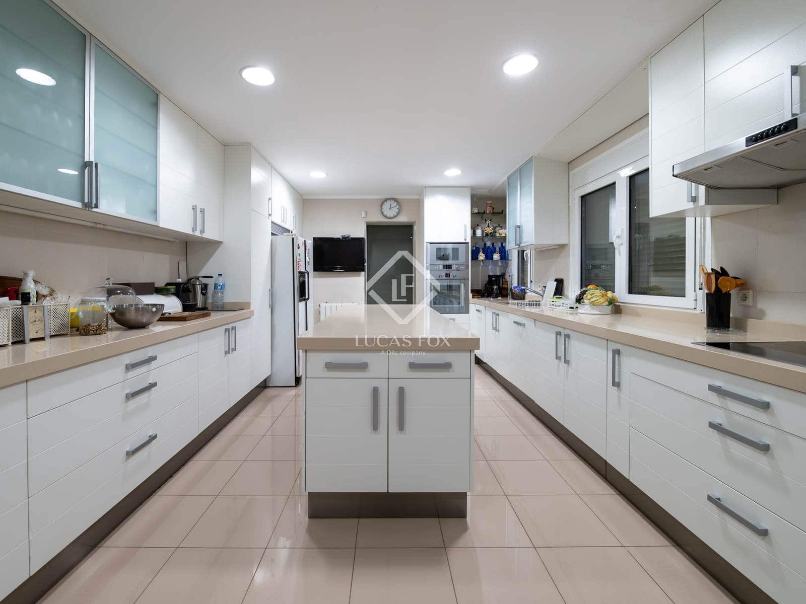 6 soveværelse Villa til salg i San Sebastian de los Reyes med swimmingpool garage - € 2.500.000 (Ref: 9426600)