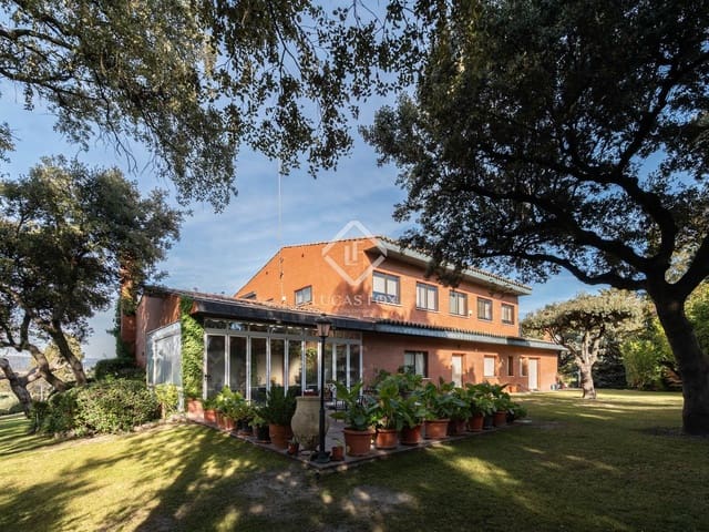 6 soveværelse Villa til salg i San Sebastián de los Reyes med swimmingpool garage - € 2.500.000 (Ref: 9426600)