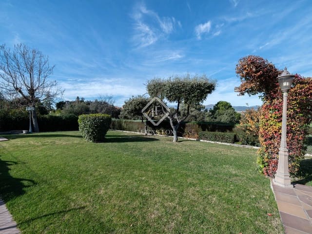 6 soveværelse Villa til salg i San Sebastián de los Reyes med swimmingpool garage - € 2.500.000 (Ref: 9426600)