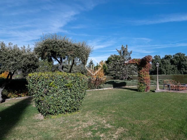 6 soveværelse Villa til salg i San Sebastián de los Reyes med swimmingpool garage - € 2.500.000 (Ref: 9426600)