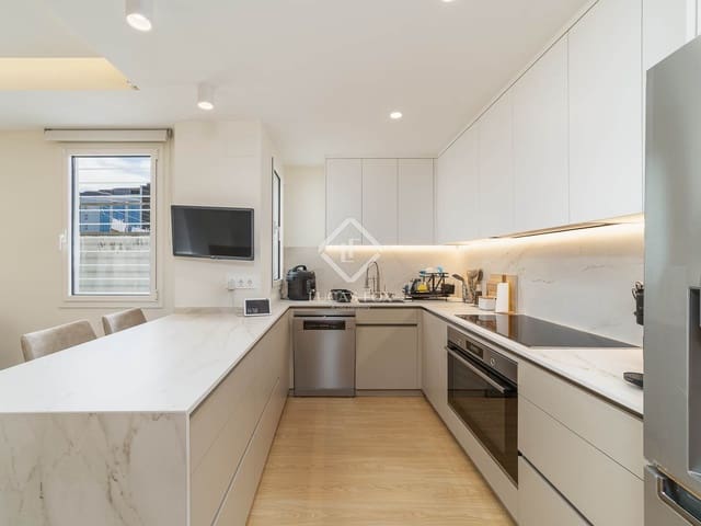 3 slaapkamer Penthouse te koop in Barcelona stad met zwembad - € 1.395.000 (Ref: 9427551)