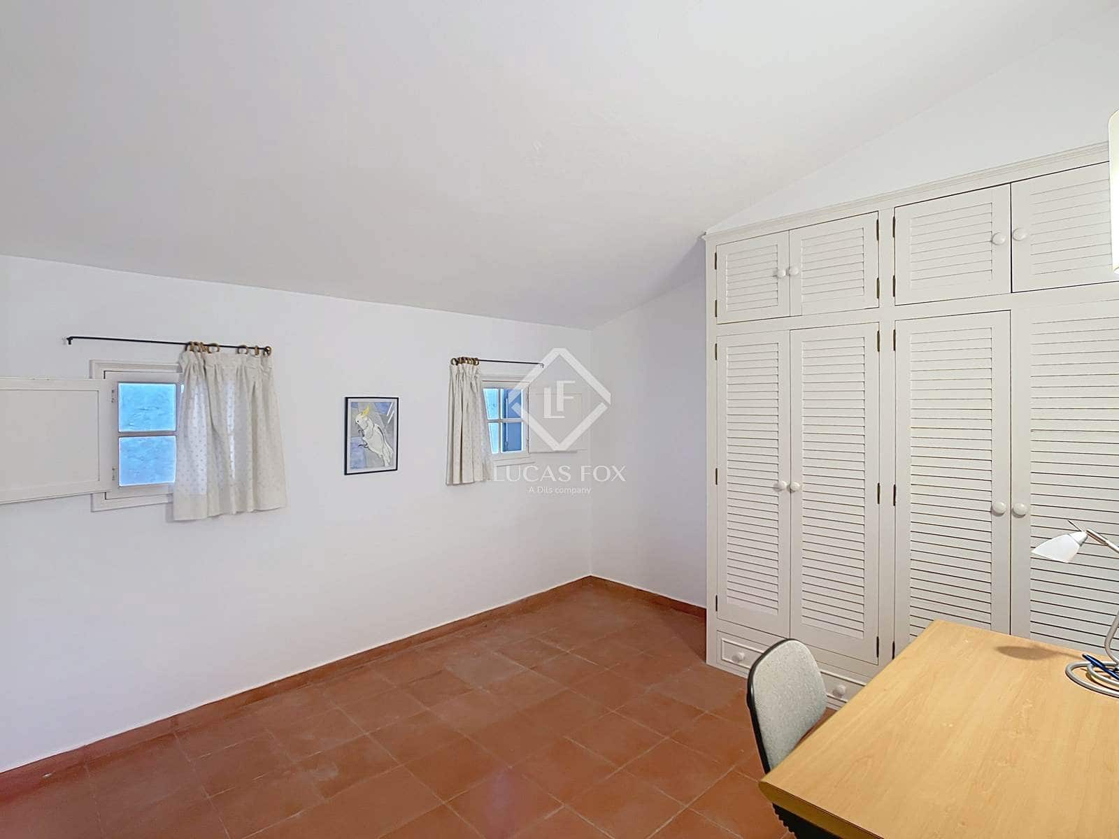 4 bedroom Villa for sale in Ciutadella de Menorca - € 575,000 (Ref: 9427552)