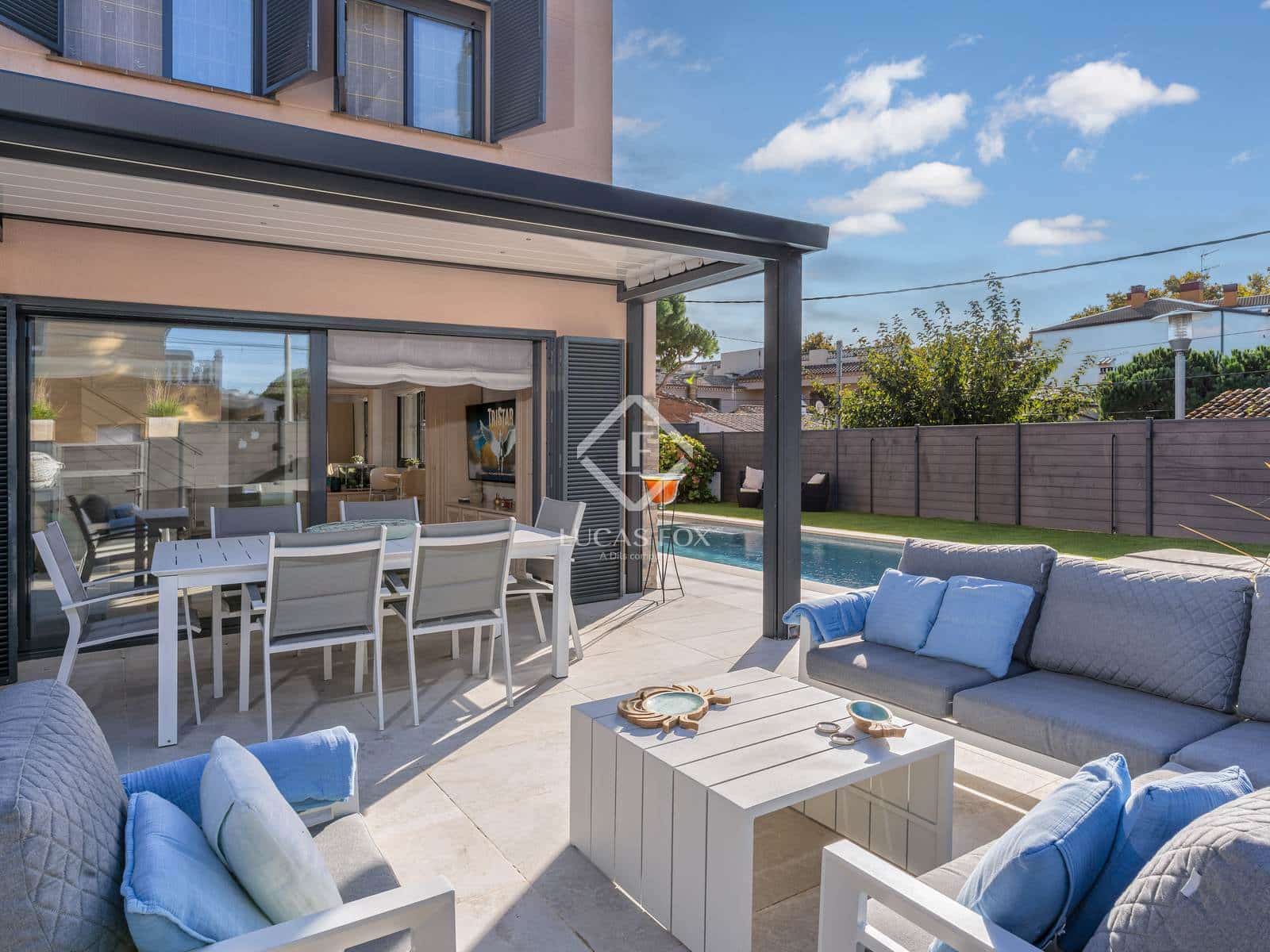 4 sypialnia Willa na sprzedaż w Platja d'Aro z basenem garażem - 950 000 € (Ref: 9428138)