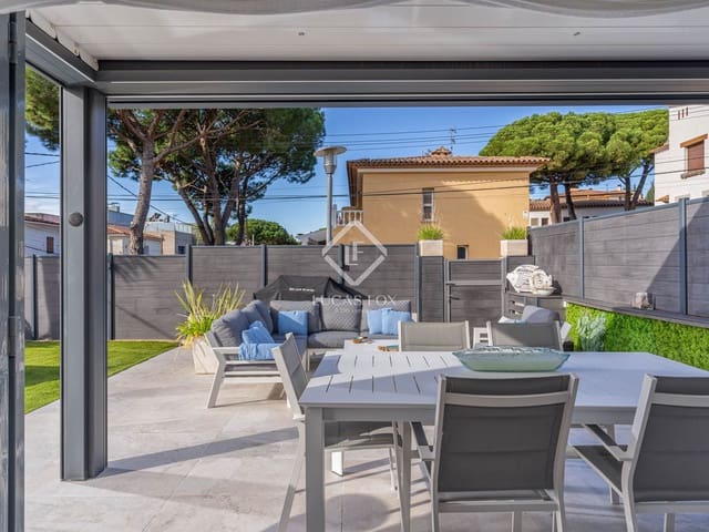 4 bedroom Villa for sale in Platja d'Aro, Castell-Platja d'Aro with pool garage - € 950,000 (Ref: 9428138)