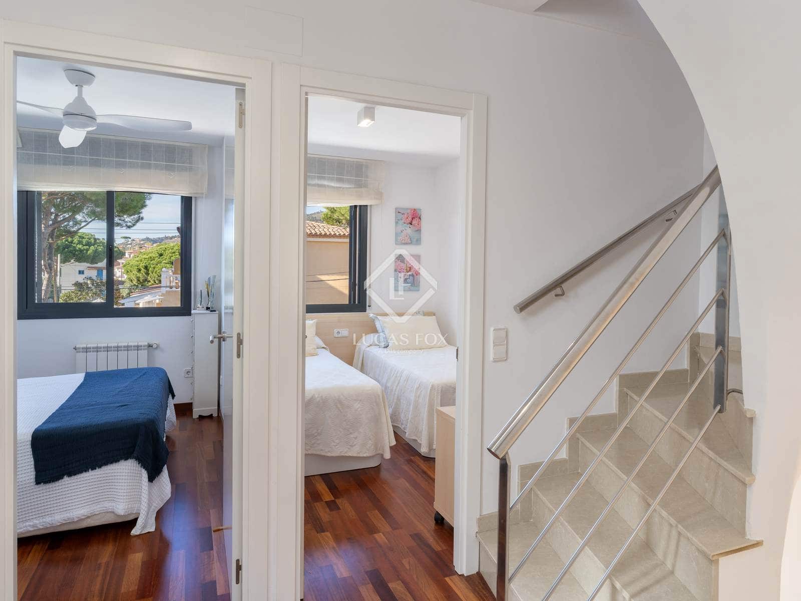 4 sypialnia Willa na sprzedaż w Platja d'Aro z basenem garażem - 950 000 € (Ref: 9428138)