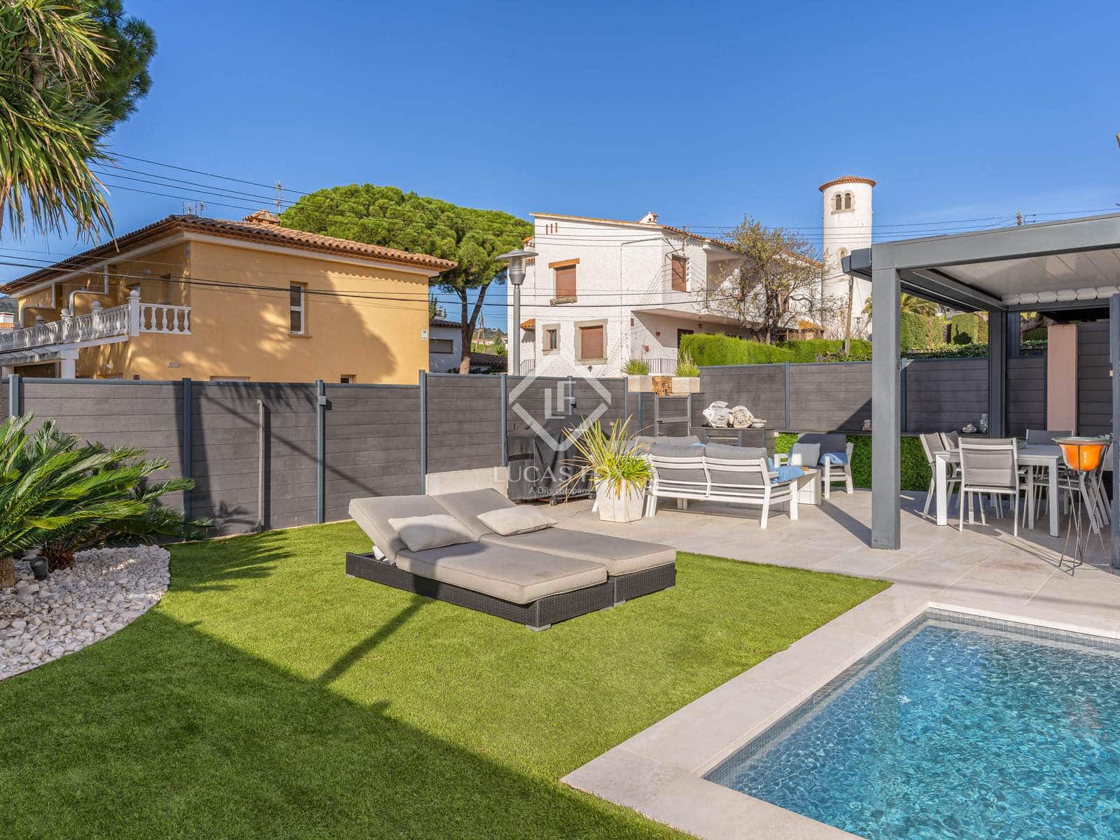 4 sypialnia Willa na sprzedaż w Platja d'Aro z basenem garażem - 950 000 € (Ref: 9428138)