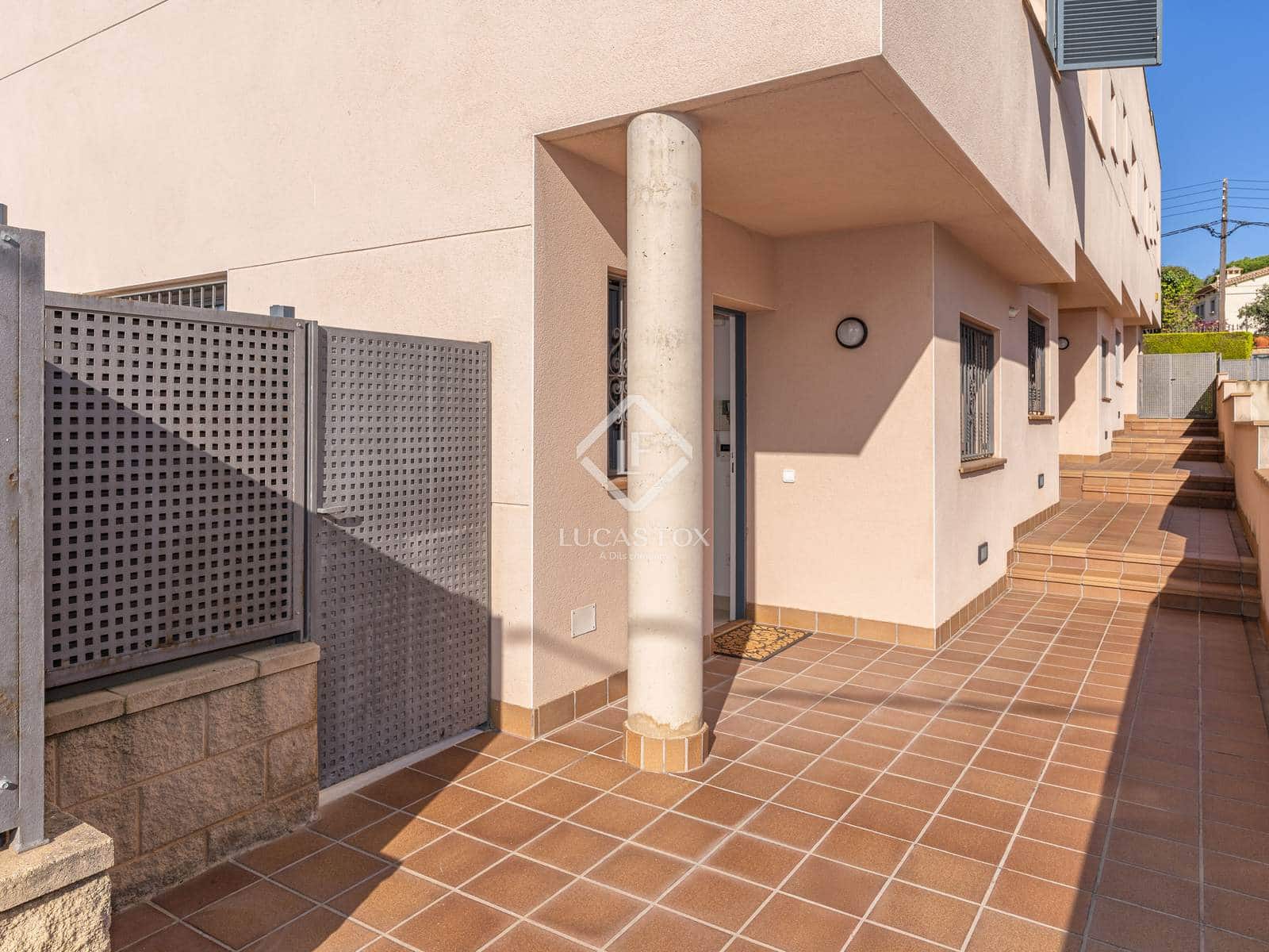 4 sypialnia Willa na sprzedaż w Platja d'Aro z basenem garażem - 950 000 € (Ref: 9428138)