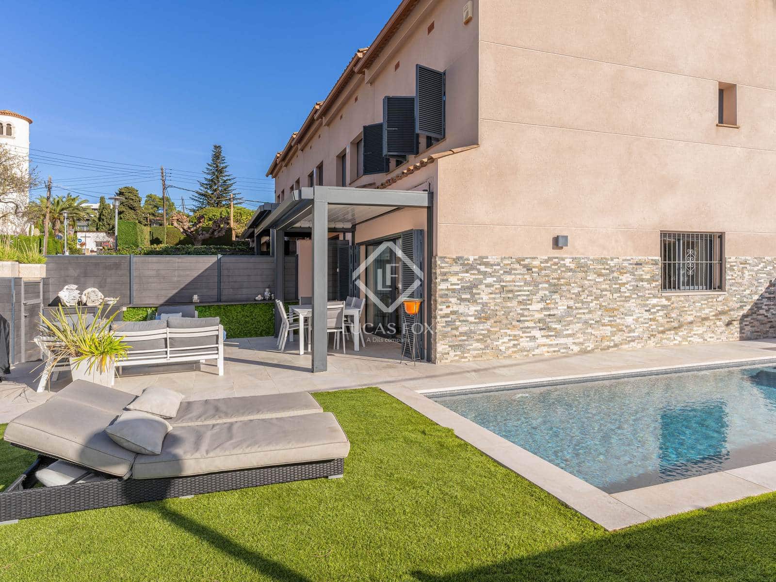 4 sypialnia Willa na sprzedaż w Platja d'Aro z basenem garażem - 950 000 € (Ref: 9428138)