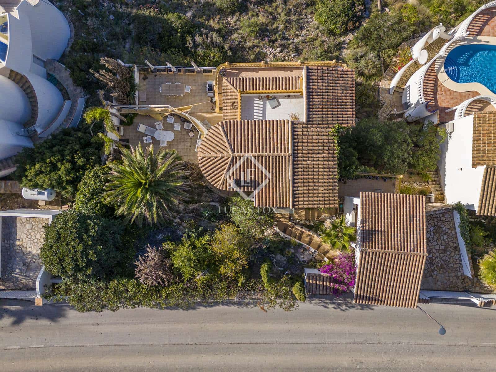 Villa for sale in Benitachell / Benitatxell with pool garage - € 1,050,000 (Ref: 9428630)