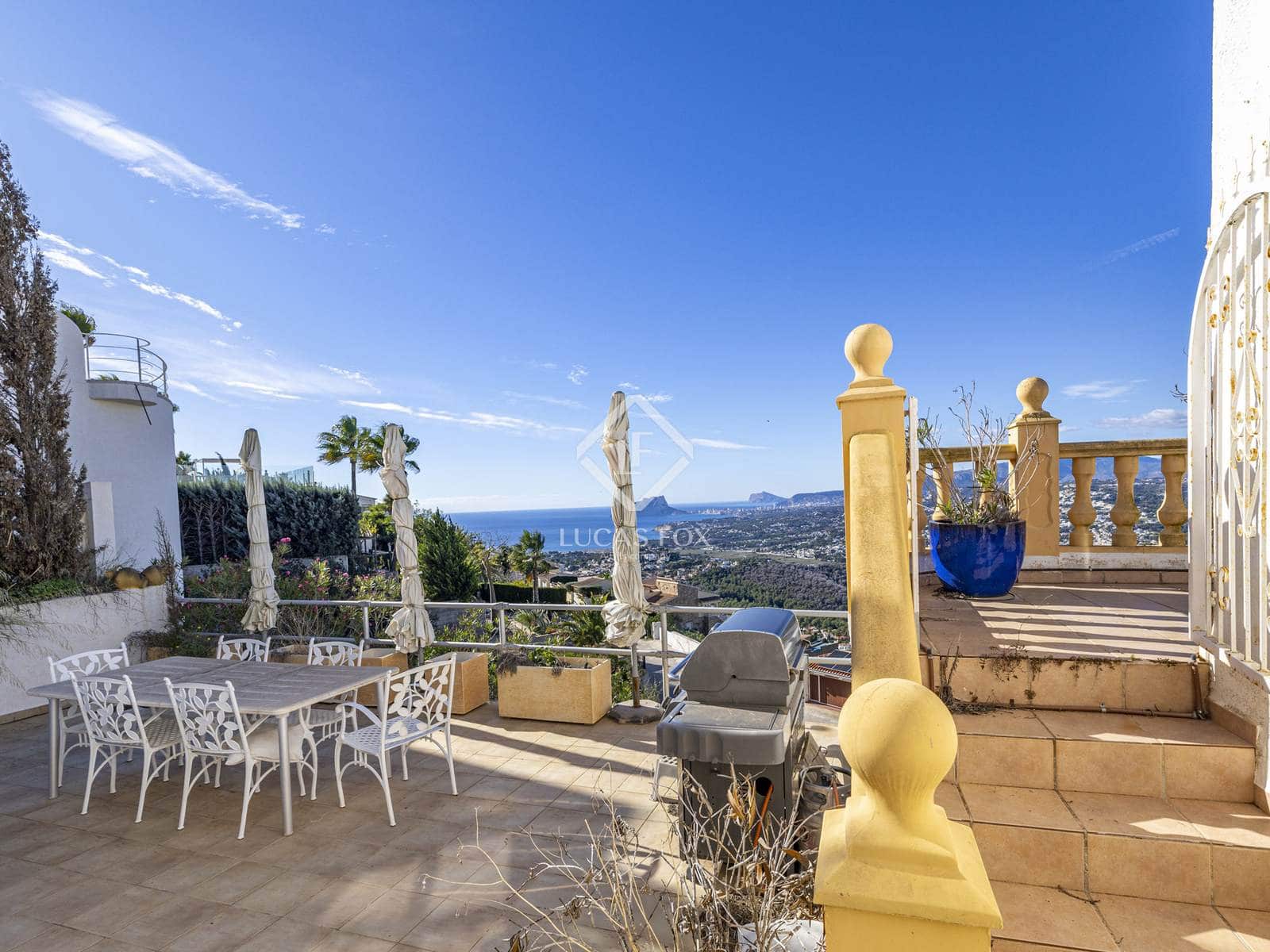 Villa for sale in Benitachell / Benitatxell with pool garage - € 1,050,000 (Ref: 9428630)