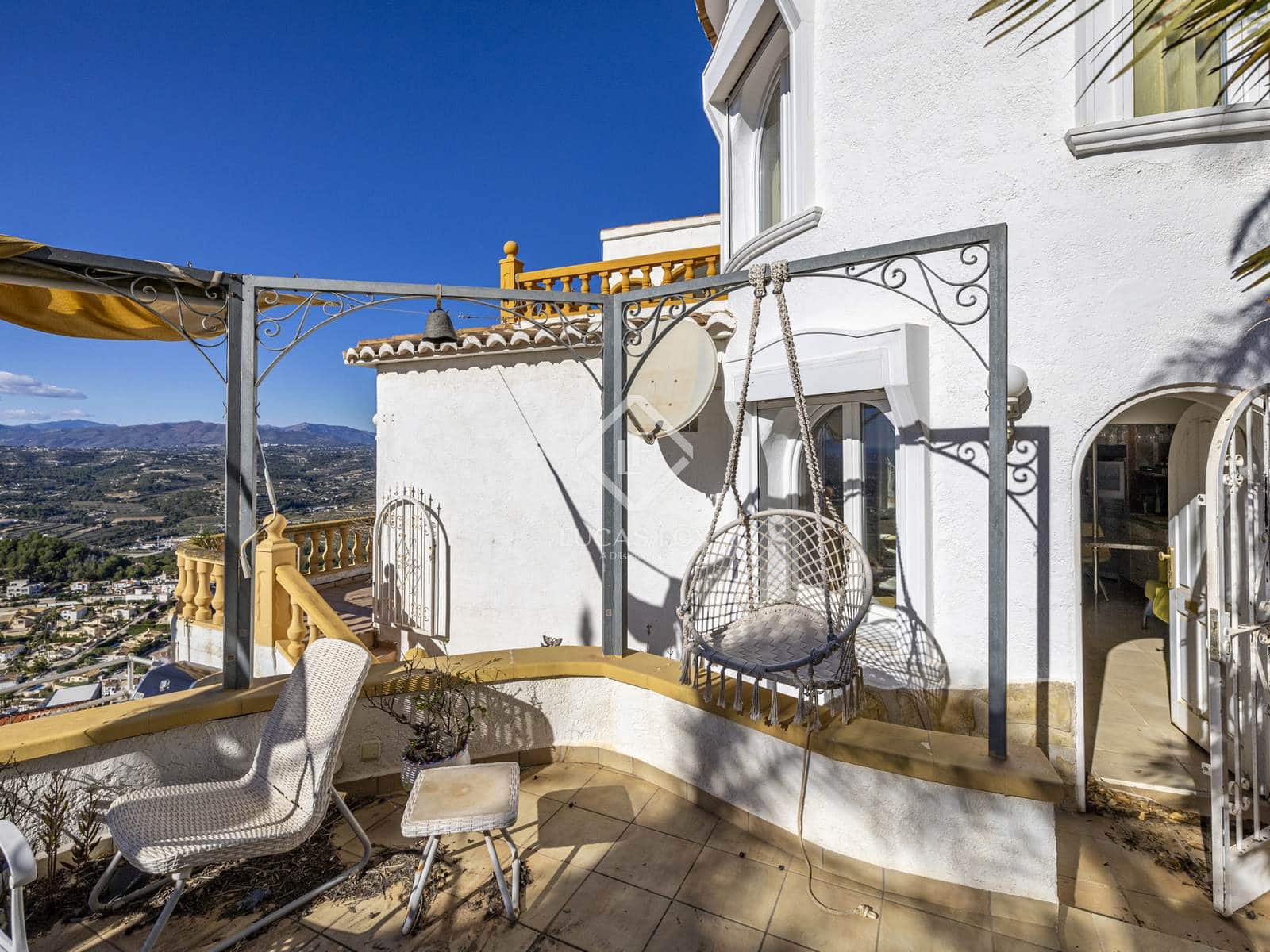 Villa for sale in Benitachell / Benitatxell with pool garage - € 1,050,000 (Ref: 9428630)