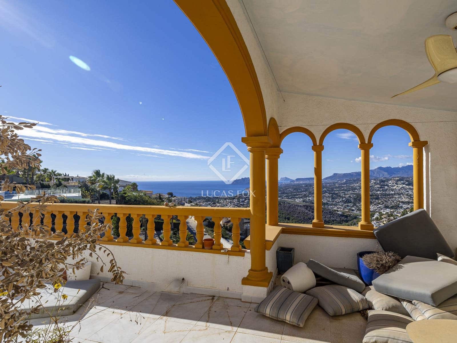 Villa for sale in Benitachell / Benitatxell with pool garage - € 1,050,000 (Ref: 9428630)