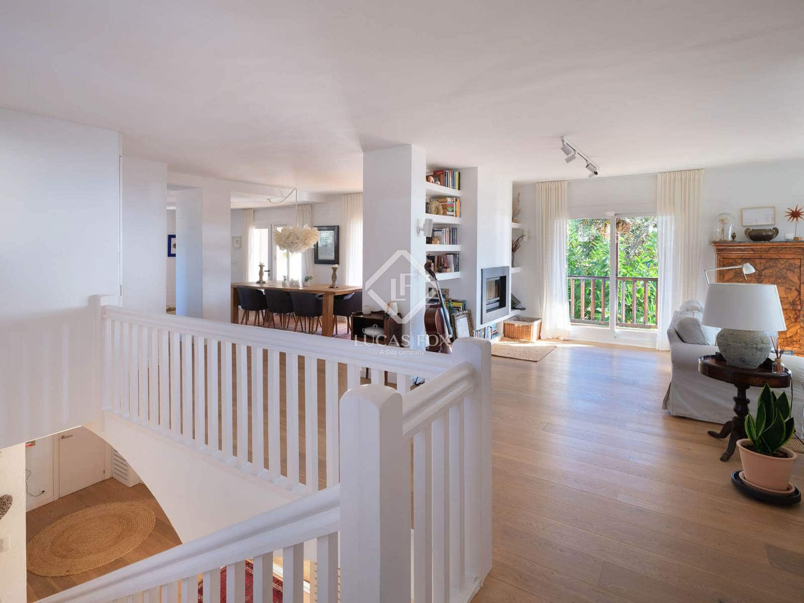 6 bedroom Villa for sale in Premia de Dalt with pool garage - € 1,390,000 (Ref: 9428632)